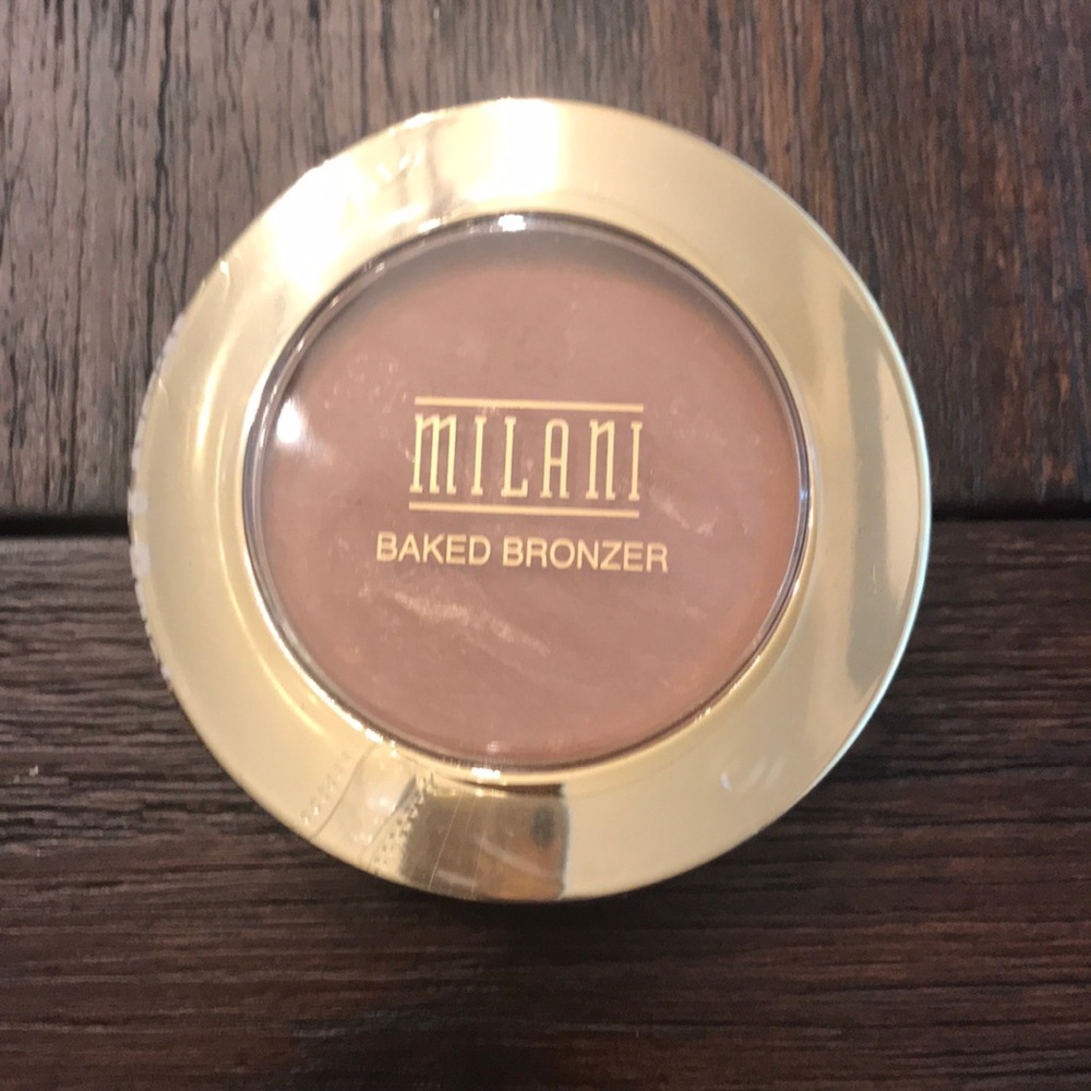 Sale! 🔵 Milani baked bronzer in 09 dolce